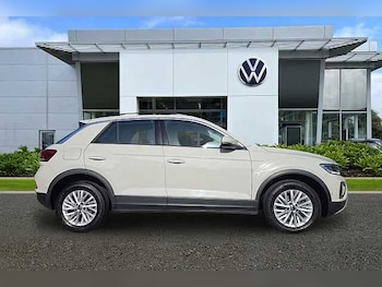 Used Volkswagen T-Roc 2022 for sale - 77650419: Photo
