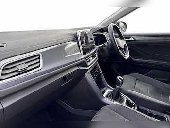 Used Volkswagen T-Roc 2023 for sale - 77813546: Photo