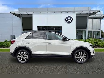Used Volkswagen T-Roc 2023 for sale - 77813546: Photo