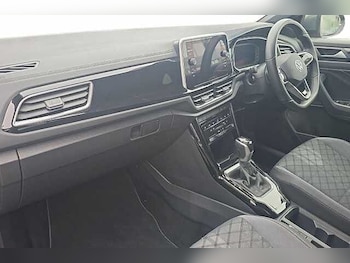 Used Volkswagen T-Roc 2023 for sale - 77916270: Photo