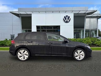 Used Volkswagen Golf 2025 for sale - 77201093: Photo