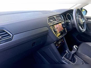 Used Volkswagen Tiguan 2022 for sale - 76010555: Photo 2