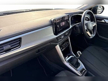 Used Volkswagen T-Roc 2023 for sale - 77720920: Photo