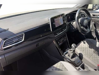 Used Volkswagen T-Roc 2022 for sale - 79104547: Photo
