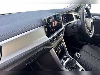 Used Volkswagen T-Roc 2025 for sale - 76082165: Photo