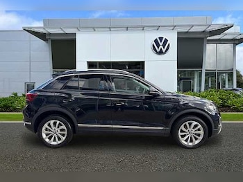 Used Volkswagen T-Roc 2022 for sale - 77656102: Photo