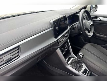 Used Volkswagen T-Roc 2022 for sale - 77650362: Photo