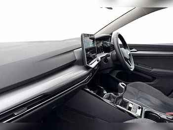 Used Volkswagen Golf 2025 for sale - 77921152: Photo