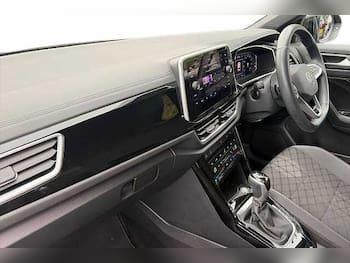 Used Volkswagen T-Roc 2024 for sale - 79494715: Photo