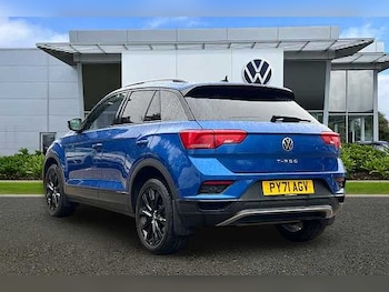 Used Volkswagen T-Roc 2021 for sale - 77494539: Photo