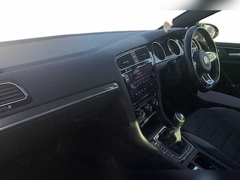 Used Volkswagen Golf 2018 for sale - 76706667: Photo