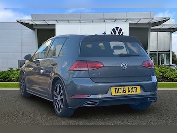 Used Volkswagen Golf 2018 for sale - 76706667: Photo