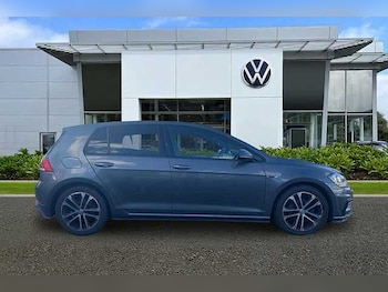 Used Volkswagen Golf 2018 for sale - 76706667: Photo