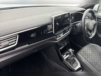 Used Volkswagen T-Roc 2022 for sale - 77423189: Photo