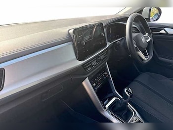 Used Volkswagen T-Roc 2023 for sale - 78316472: Photo