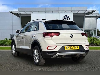 Used Volkswagen T-Roc 2023 for sale - 78316472: Photo