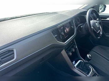 Used Volkswagen T-Roc 2020 for sale - 77806986: Photo