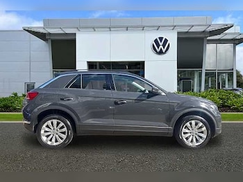 Used Volkswagen T-Roc 2020 for sale - 77806986: Photo
