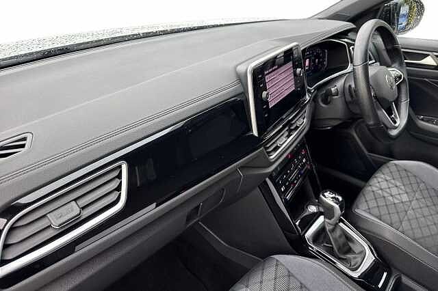 Used Volkswagen T-Roc 2022 for sale - 76643165: Photo 2