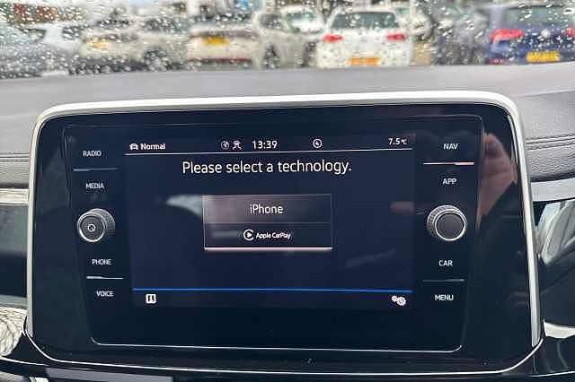 Used Volkswagen T-Roc 2022 for sale - 76643165: Photo 29