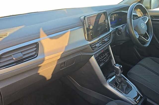 Used Volkswagen T-Roc 2022 for sale - 76559636: Photo 2