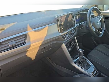 Used Volkswagen T-Roc 2022 for sale - 76559636: Photo