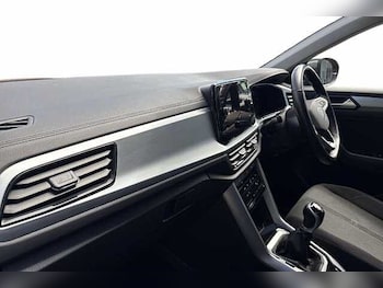 Used Volkswagen T-Roc 2024 for sale - 78788678: Photo
