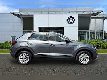 Used Volkswagen T-Roc 2024 for sale - 78788678: Photo