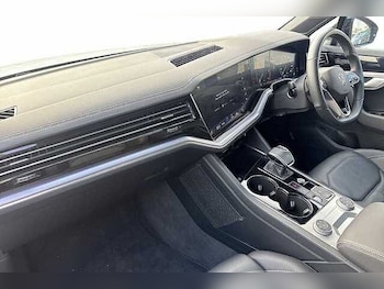 Used Volkswagen Touareg 2023 for sale - 78413508: Photo