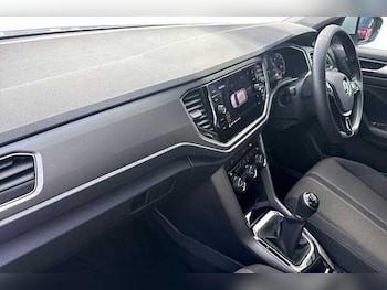 Used Volkswagen T-Roc 2020 for sale - 75360556: Photo