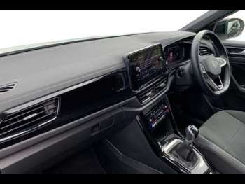Used Volkswagen T-Roc 2023 for sale - 74845677: Photo