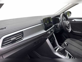 Used Volkswagen T-Roc 2024 for sale - 78469531: Photo