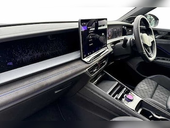 Used Volkswagen Touran 2025 for sale - 75773630: Photo