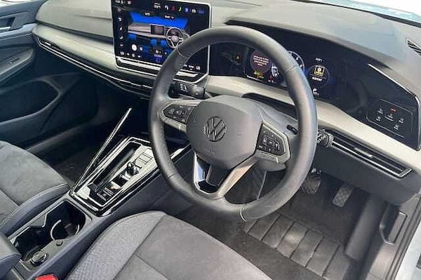 Used Volkswagen Golf 2025 for sale - 75044023: Photo 6