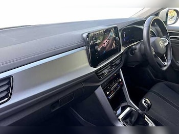 Used Volkswagen T-Roc 2023 for sale - 78045368: Photo