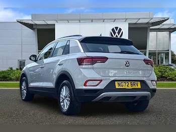 Used Volkswagen T-Roc 2023 for sale - 78045368: Photo