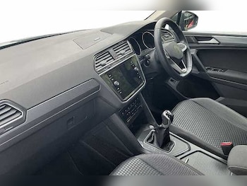 Used Volkswagen Tiguan 2021 for sale - 75948101: Photo