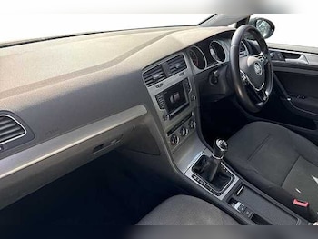 Used Volkswagen Golf 2015 for sale - 77990466: Photo