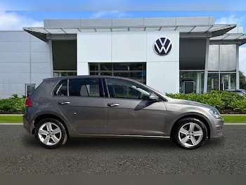 Used Volkswagen Golf 2015 for sale - 77990466: Photo