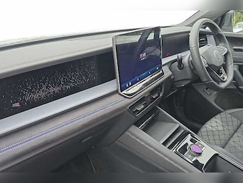 Used Volkswagen Touran 2025 for sale - 76536461: Photo