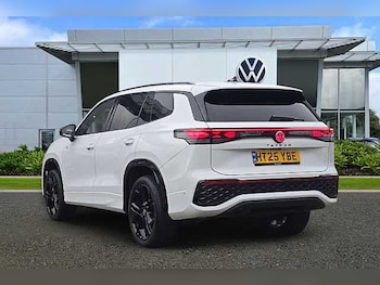 Used Volkswagen Touran 2025 for sale - 76536461: Photo