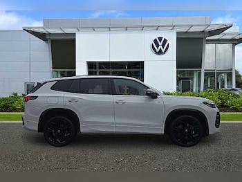 Used Volkswagen Touran 2025 for sale - 76536461: Photo