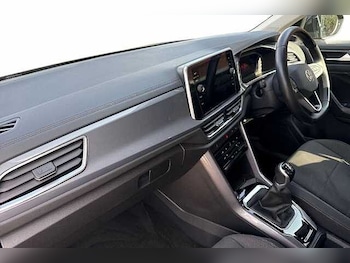 Used Volkswagen T-Roc 2022 for sale - 75445753: Photo