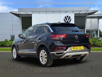 Used Volkswagen T-Roc 2022 for sale - 75445753: Photo