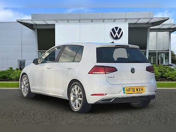 Used Volkswagen Golf 2018 for sale - 77409305: Photo