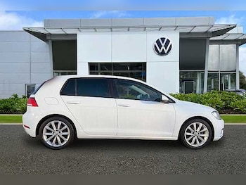 Used Volkswagen Golf 2018 for sale - 77409305: Photo