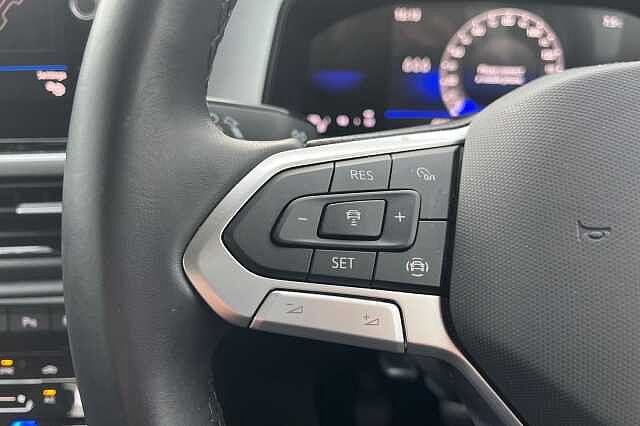 Used Volkswagen T-Roc 2023 for sale - 76643171: Photo 15