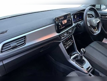 Used Volkswagen T-Roc 2023 for sale - 76643171: Photo