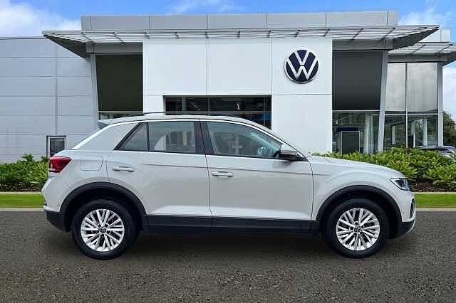 Used Volkswagen T-Roc 2023 for sale - 76643171: Photo 4