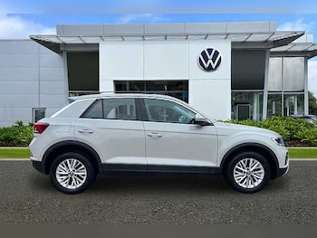 Used Volkswagen T-Roc 2023 for sale - 76643171: Photo